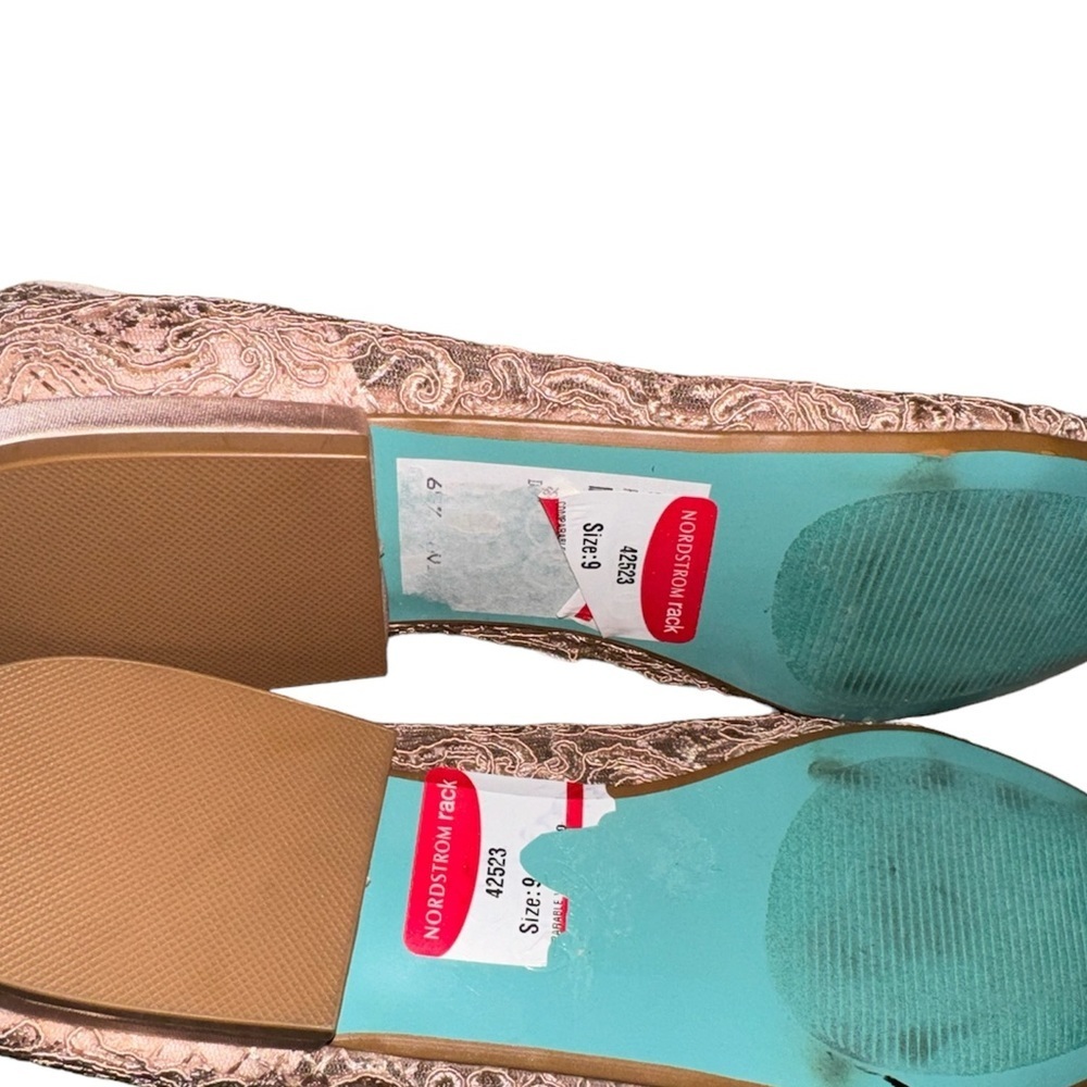 NWT Betsy Johnson Pale Pink Nude Lace Pointed Toe Flat Shoes Size 9 - Picture 9 of 9